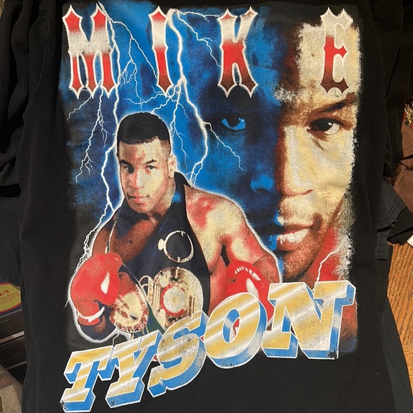 Vintage Mike Tyson Graphic T shirt - Picture 3 of 3